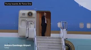 ️🇺🇸🇹🇷 צילומים מיולי מציגים את נשיא ארה"ב טראמפ בטורקיה עולה על Air Force One לפני שהוא מתגנב למשאית קיי…