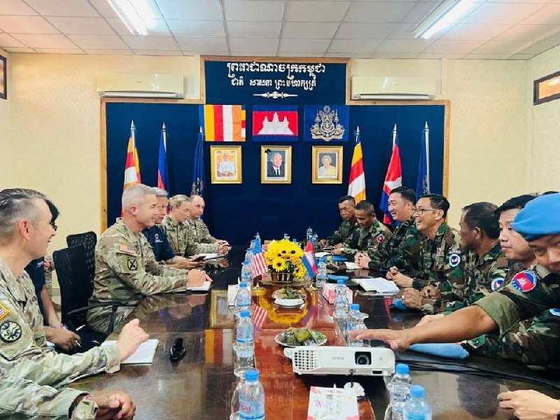 ️🇰🇭🇺🇸 בכירים בצבא קמבודיה וארה"ב נפגשו בפנום פן כדי להתכונן לתרגיל הצבאי Angkor Sentinel 2027, שאמור לה…