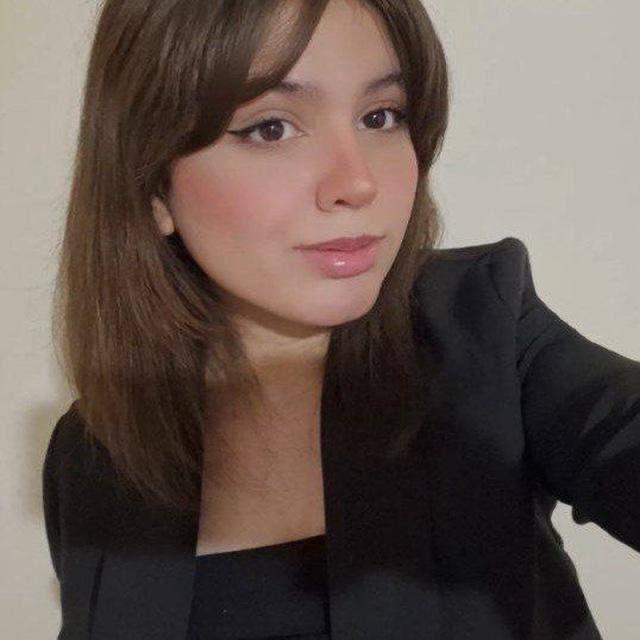 پشت پرده ها: مادر عسل شفیعی، تکه‌ای کوتاه از ویدیویی که با دخترش ضبط کرده بود را منتشر کرده و نوشته: «عسل مامان اون‌روز نمیدونستم دار