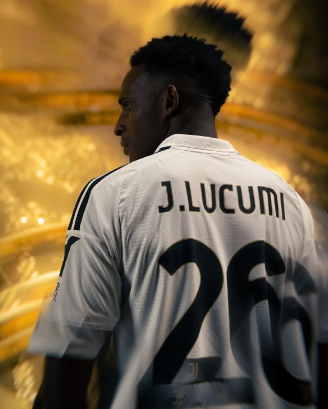 Juventus.iR: این هم لوکومی و پیراهن یوونتوس@Juventus_iRanاین هم لوکومی و پیراهن یوونتوس@Juventus_iRan