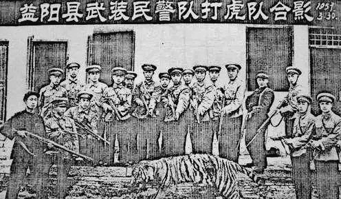 【来自投稿】上个世纪五十年代，新中国正开始声势浩大地进行土地改革运动，因为固有耕地数量不够，政府开始鼓励百姓开垦荒地，无数的荒地开始被挖掘，成为百姓的自有耕地