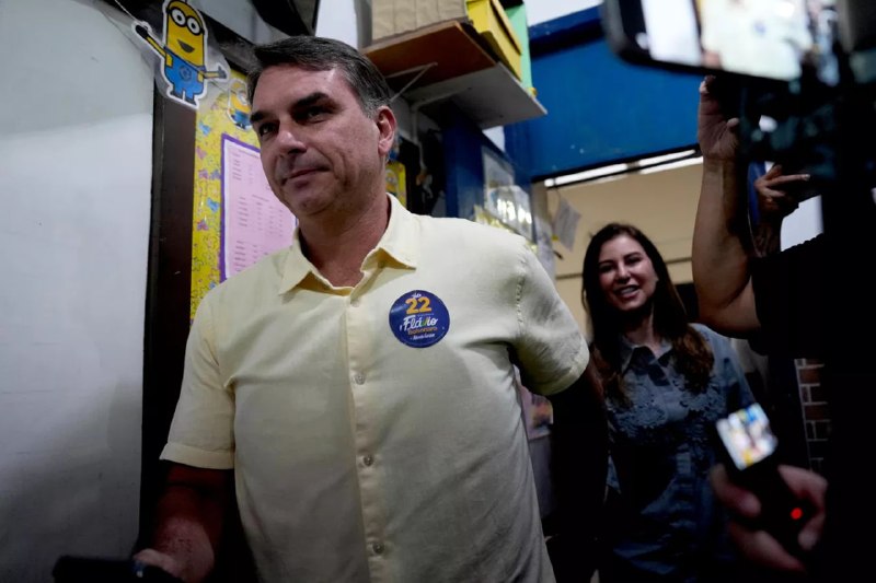 מדיה: ארה"ב תעניק אשרות לפלביו בולסונארו ולמשפחה; הסנאטור צריך לקיים מסיבת עיתונאים ביום רביעי מחלקת המדינה…