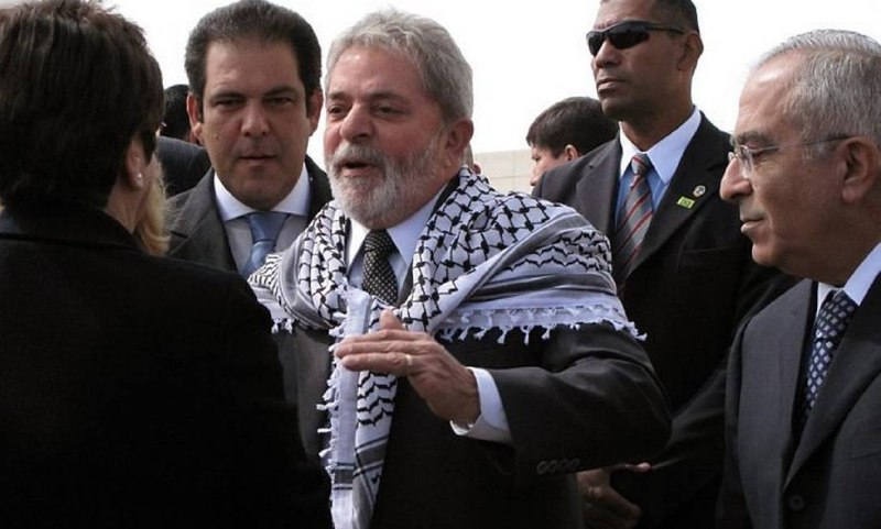 לולה מנצחת בשטחים הפלסטיניים: לולה (PT): 95.60% (1,000 הצבעות) פלביו בולסונארו (PL): 4.40% (46 קולות).