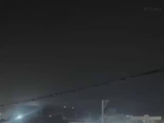 סרטון של הפצצה מתמשכת של סיריק על ידי צבא ארה"ב