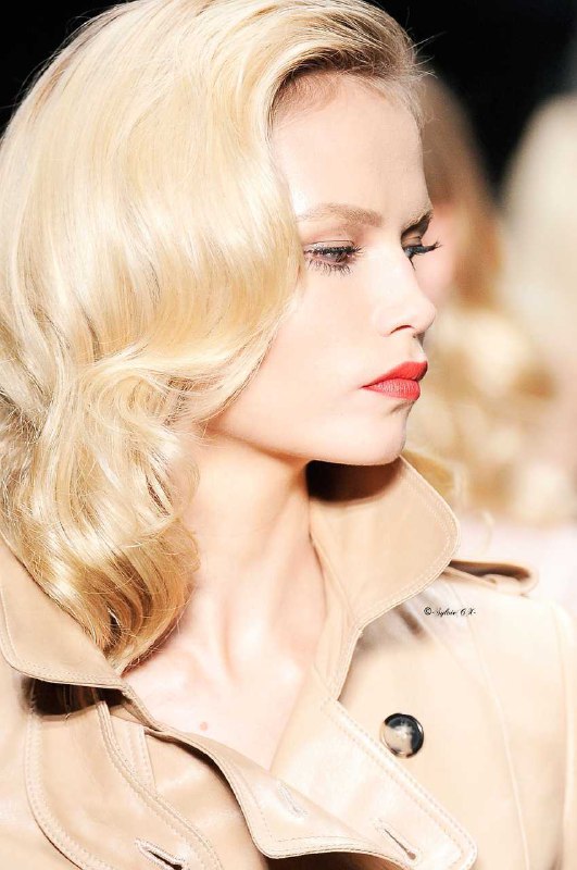 【来自投稿】迪奥2010春夏高定秀，模特们惊艳的妆容