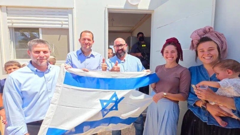 مرکز اطلاعرسانی فلسطین: 🔴بازگشت شهرکنشینان به «کادیم» در شمال کرانه باختری پس از ۲۱ سالشبکه ۱۴ عبری گزارش داد امروز حدود ۳۰ خانواده از هسته شهر