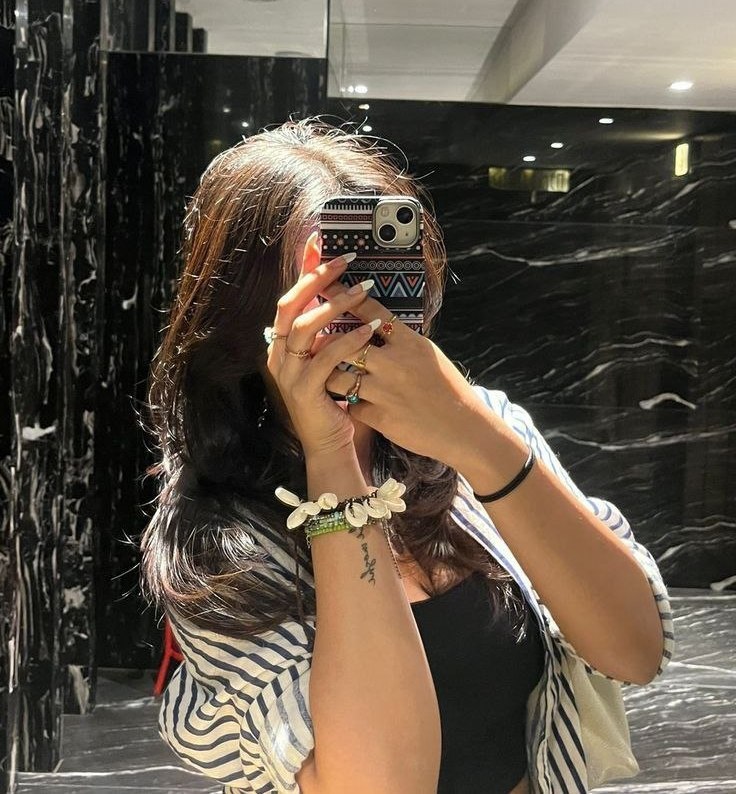 𝐆𝐈𝐑𝐋𝐘 𝐑𝐎𝐘𝐀𝐋: از این پرامپت ها که همه فک میکنن خودتی🤩 : مشاهده
