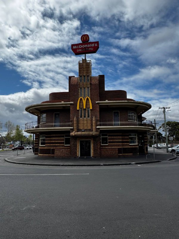 專程跑「McDonald's Clifton Hill」吃了頓麥當勞，「Grilled Chicken Snack Wrap」非常對口味，最近吃兩次了