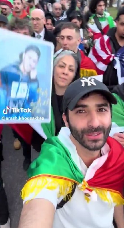 چه باید کرد؟: 🚫باز هم...یکی دیگه از مأمورین وزارت اطلاعات بعد از اینکه به خارج اومد و کلی شعار «مرگ بر سه فاسد و مرگ بر مجاهد و جاوید 