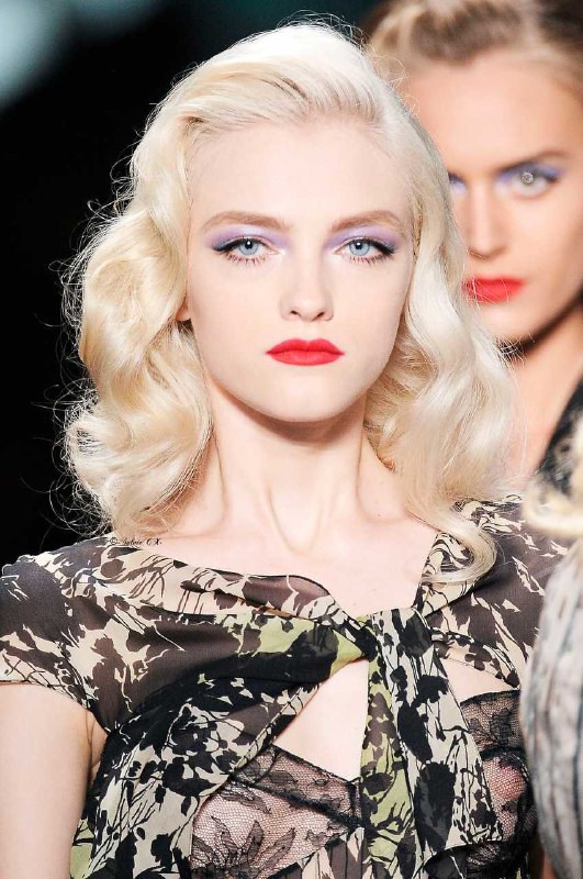 【来自投稿】迪奥2010春夏高定秀，模特们惊艳的妆容