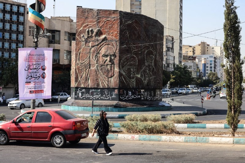 מלחמת איראן בשידור חי: איראן אומרת שארצות הברית "לא רצינית" לגבי השיחות; ספינה בוערת מול עיראק. איראן אומרת…