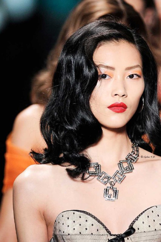 【来自投稿】迪奥2010春夏高定秀，模特们惊艳的妆容