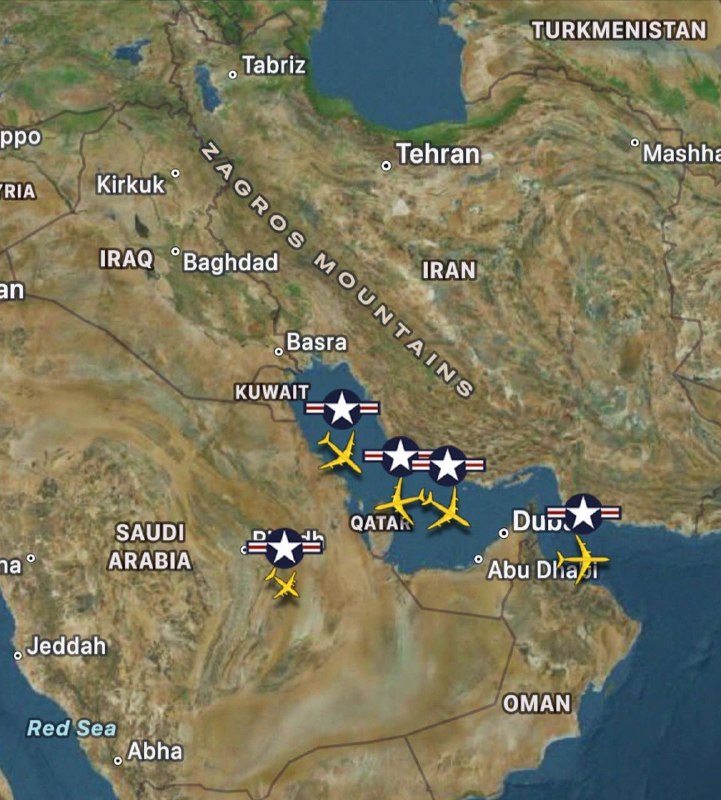 اخبار خبر جنگ ایران اسرائیل: 🇺🇸🇮🇷 تردد گسترده هواگردهای نظامی آمریکا بر فراز خلیج فارس و تنگه هرمز💢تصاویر منتشرشده از سامانههای ردیابی پرواز نشان می