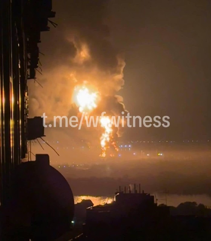 A massive fire broke out at the Novoshkhtinsk oil depot, in the Rostov region of Russia. It is likely that this was caused by a drone strike because an alert was issued to the area moments before the filming if the fire started to rotate.