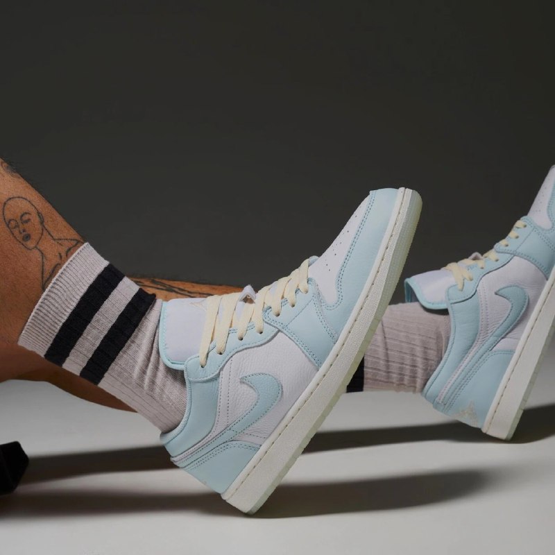 Imagem Tênis Air Jordan 1 Low SE Glacier