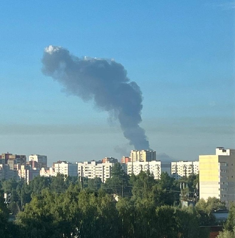 ️עדכון: בית זיקוק נפט גדול בירוסלב ברוסיה עולה באש לאחר תקיפת מזל"ט אוקראיני.