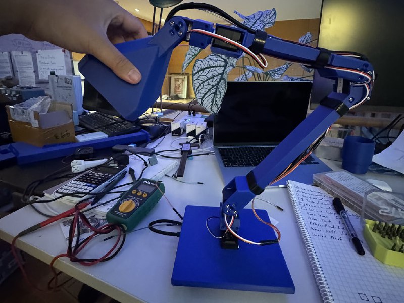 🍭  #开源硬件 #机器人项目 🏵  LeLamp - 智能交互机器人台灯🍥 简介