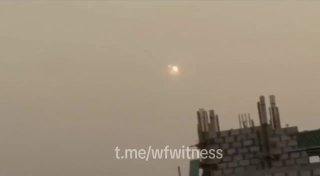 צילומים של מה שנראה כמו פגיעת טיל איראני או יירוט בגובה נמוך.