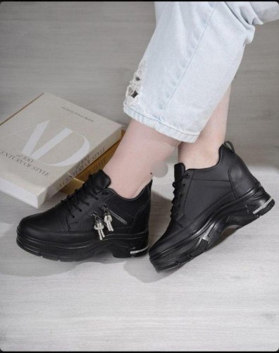 کیف وکفش شیدا: کتونی لژمخفیزیره و لژ باهم ۸ سانت✅size38ta40تولید باغ سپه سالار با مدل فیک مقایسه نشود🌟🌟۸ماه ضمانت زیره تزریق💯مشکی ارسال