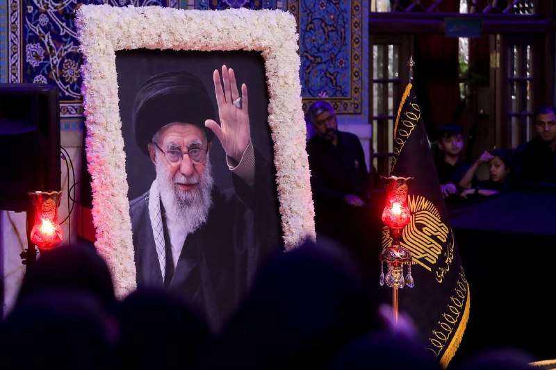 بولتن نیوز: «با تو در عهدیم تا صبح ظهور»؛ شعار ویژه مراسم‌های چهلم «آقای شهید ایران» این شعار با توجه به تقارن ایام برگزاری مراسم‌ها