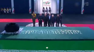 בכיר בחיזבאללה משתתף בטקס האשכבה של מנהיג המהפכה האסלאמית