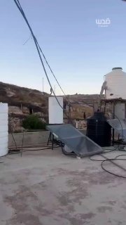סצנות חדשות מתעדות את התקפת המתנחלים על בתים בכפר דיר ג'ריר, מזרחית לרמאללה.