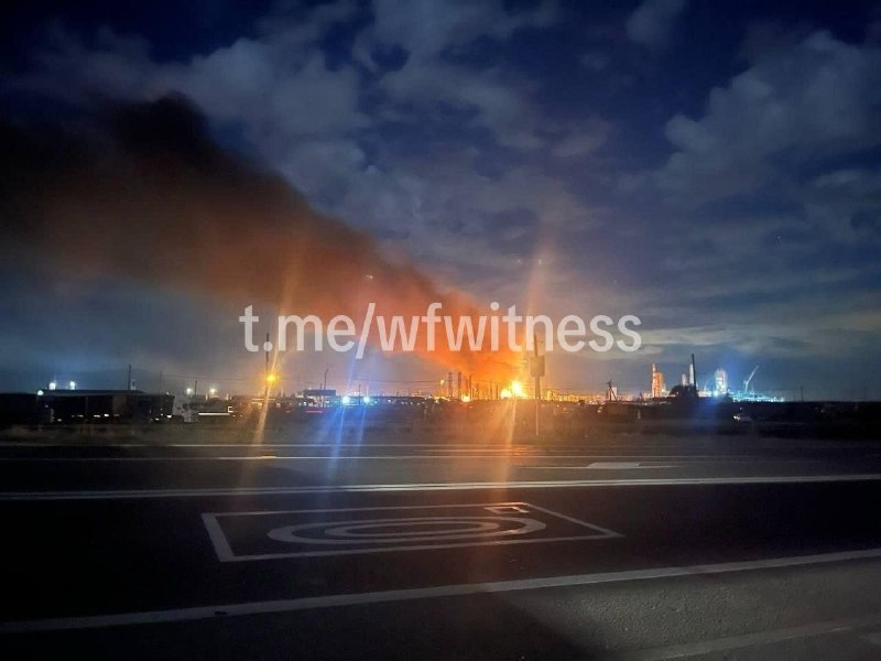 ️🇺🇦🇷🇺 Ukrainian drones attacked the Ilsky refinery in the Krasnodar region of Russia this evening.