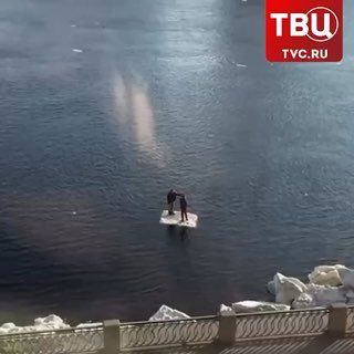 אדמין שתה כל כך הרבה אתמול שאני לא זוכר דבר מזוין. לא עשינו שום דבר טיפשי, נכון?