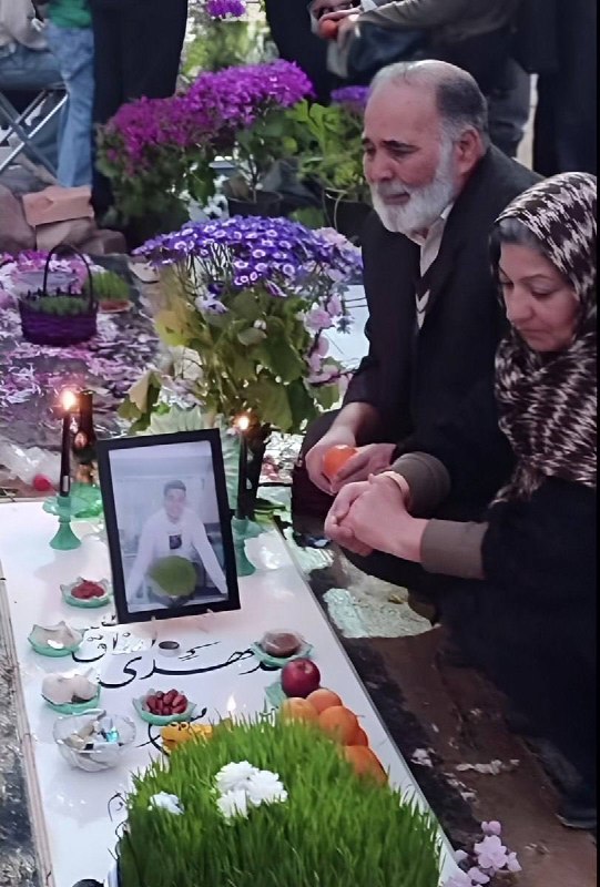 اخبار اعتراضات ایران-اصفهان: 🔴محمدمهدی تکپسر بود؛ تهتغاری خانه و ۲۱ ساله. ورزشکار بود و تازه خدمت سربازیاش را هم تمام کرده بود. دشمنان زندگی اما،