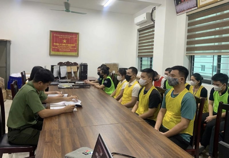 胡志明大事件：查获42两黄金 42人被起诉！越南警方捣毁OKWIN跨国网络赌博集团配图
