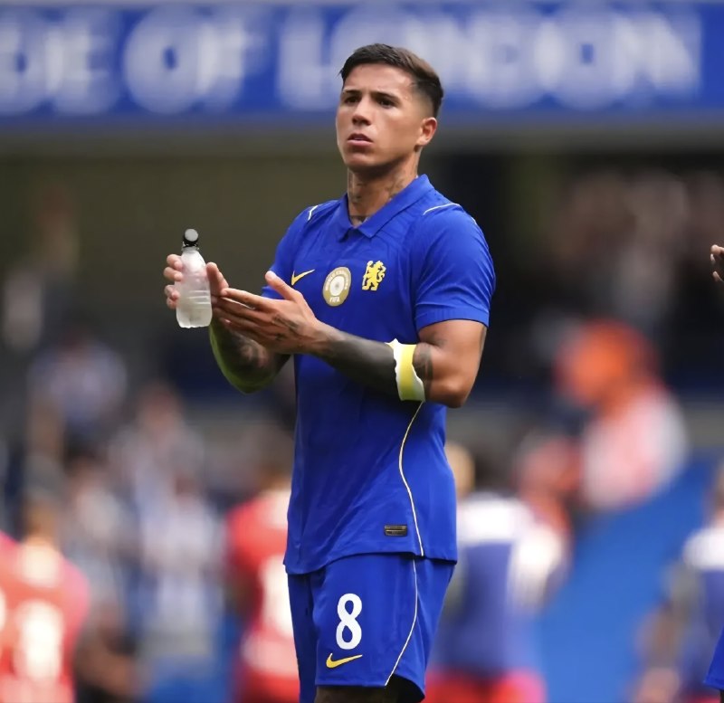 CHELSEA CF: سم لی خبرنگار نزدیک به منچسترسیتی، د اتلتیکمنچسترسیتی انزو فرناندز را یک هدف اولویتدار میداند و برای جذب او تلاش خواهد