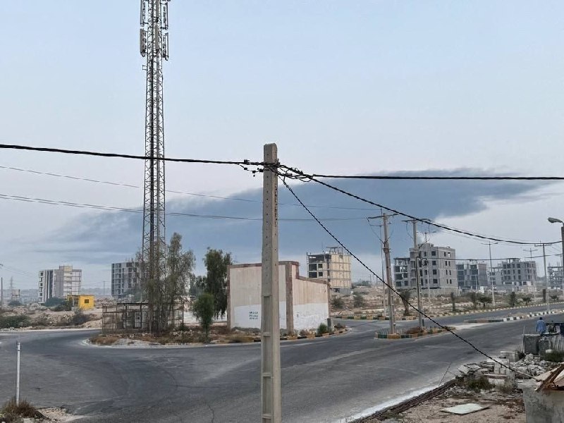 🔴 העשן העולה מקשם קשור כנראה להתקפה קרקעית על מיכל דלק
