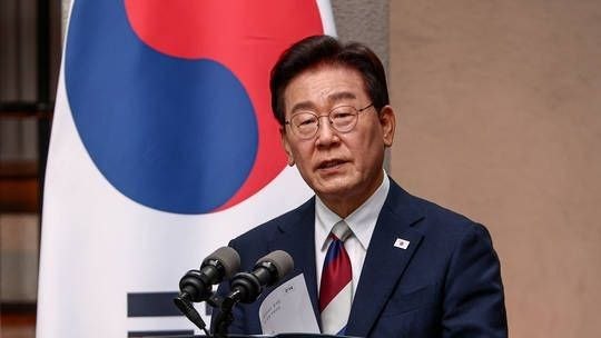 El presidente surcoreano, Lee Jae Myung, ha propuesto conversaciones con Corea del Norte con el objetivo de poner fin formalmente a la Guerra de Corea, que técnicamente sigue sin resolverse después de más de 70 años, ya que el conflicto de 1953 terminó en un armisticio en lugar de un tratado de paz.