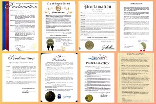 德州再有八座城市向神韵艺术团致赠褒奖继德州12座城市向神韵艺术团颁发褒奖令后，适逢神韵迎来成立二十周年，德州再有8座城市向神韵致赠褒奖。另有城市宣布，将2025年12月26日订为“神韵艺术团日”。褒奖令中写道，中共不仅迫害法轮功，更发动跨国打压神韵的行动，手段包括施压剧院取消演出、散布炸弹威胁、通过社群平台及海外媒体散播虚假信息，甚至动用法律战。然而，面对打压与威胁，神韵艺术家们凭借勇气、慈悲与宽容，持续传递美、希望与启迪；他们的勇气、善良和忍耐令人惊叹且值得颂扬，实为人类的珍贵瑰宝。褒奖令写道：“特此表彰