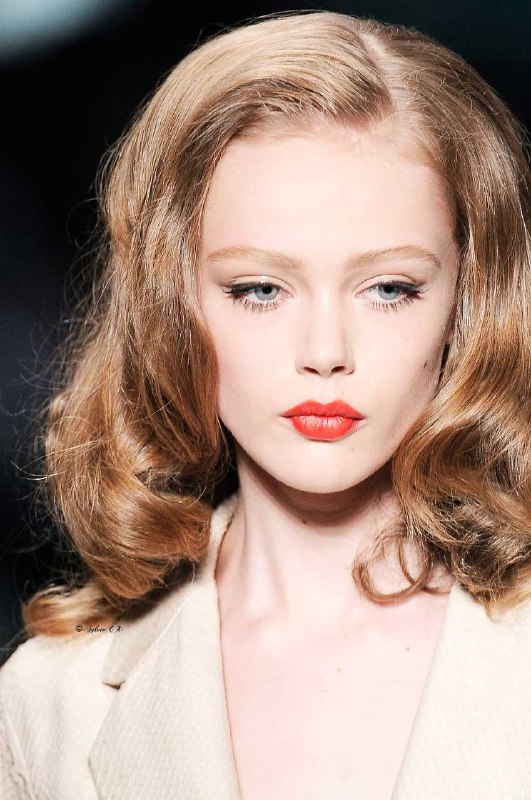 【来自投稿】迪奥2010春夏高定秀，模特们惊艳的妆容