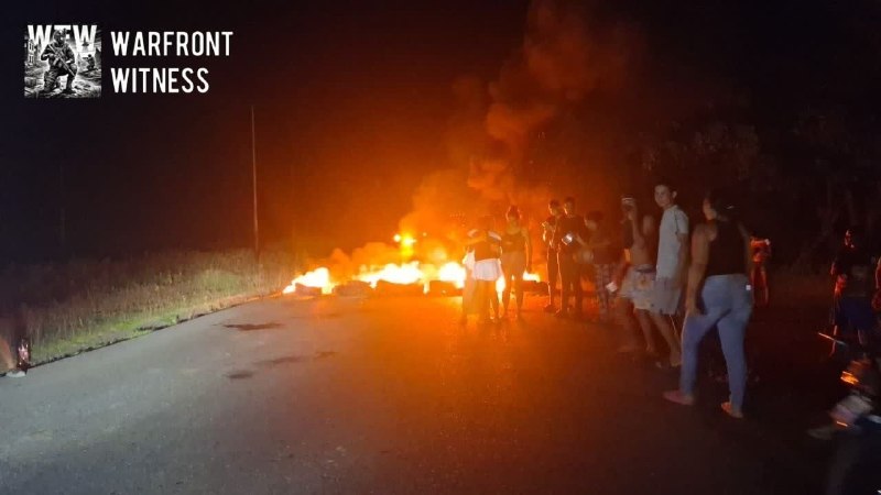 ️🇻🇪 Venezuelans protested prolonged power outages, burning tires and blocking roads in several countries, with some areas reporting power outages lasting up to 16 hours a day.