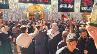 מתוך מקדש האימאם עבאס (עליו השלום), חידוש הנאמנות למנהיג האימאם מוג'טאבה חמינאי