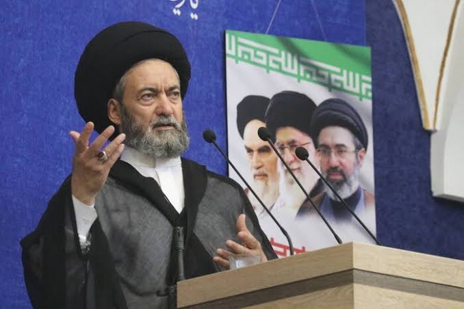 بولتن نیوز: *امام جمعه اردبیل: چرا علمای اسلامی در کنار آمریکا و اسرائیل ایستادهاند؟* *آیت الله سید حسن عاملی:*🔹پیمان مکه یک سوال ب