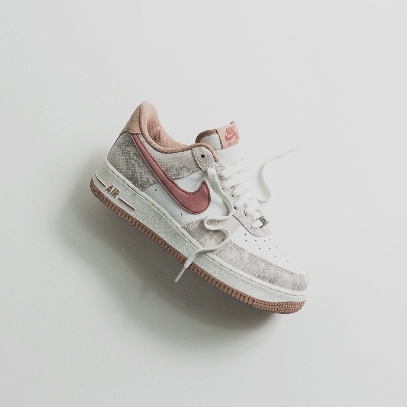 Imagem Tênis Nike Air Force 1 SE Snakeskin