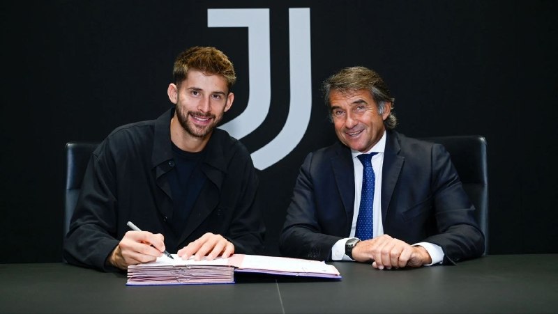 Juventus.iR: 🔸 ویکاریو رسماً با یوونتوس قرارداد امضا کرد. ✅✍️@Juventus_iRan