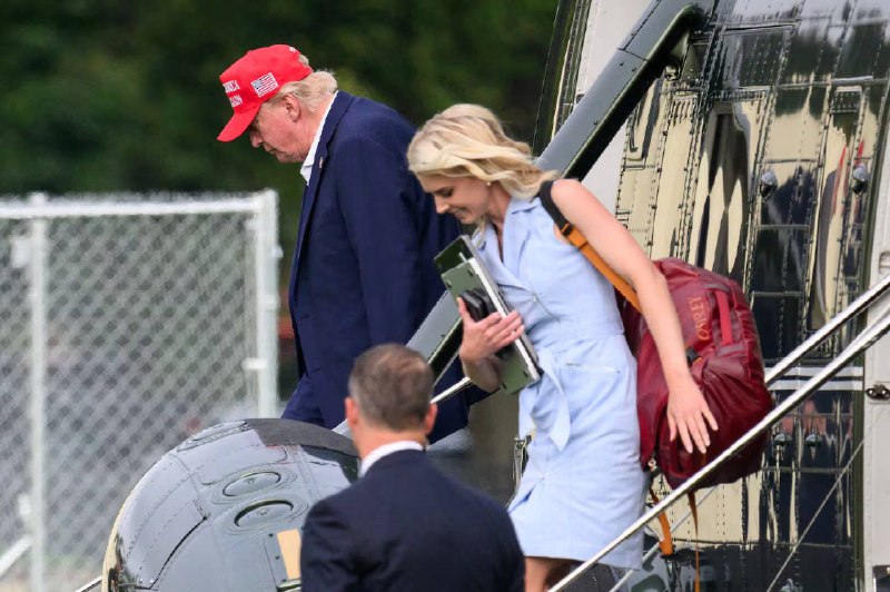 ️🇺🇸 Daily Beast: מכתבים שנחשפו לאחרונה משנת 2023 מהעוזרת של נשיא ארה"ב, נטלי הארפ, לטראמפ מראים מסירות אי…