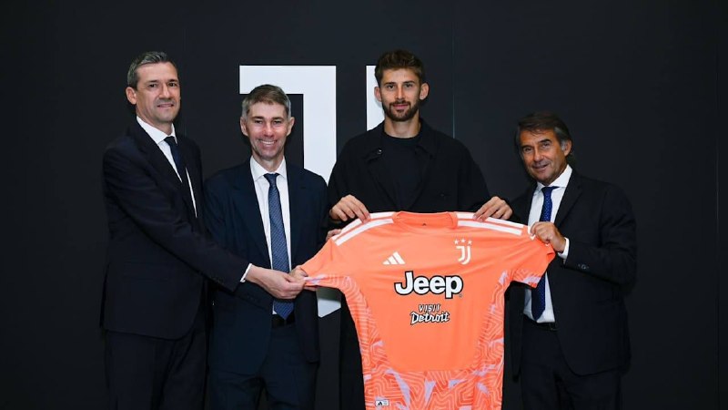 Juventus.iR: ویکاریو قراردادش را با یوونتوس امضا کرد؛ انتقال از تاتنهام نهایی شد. ⚪️⚫️✍🏻این انتقال بهصورت قرضی رایگان انجام شده و یو