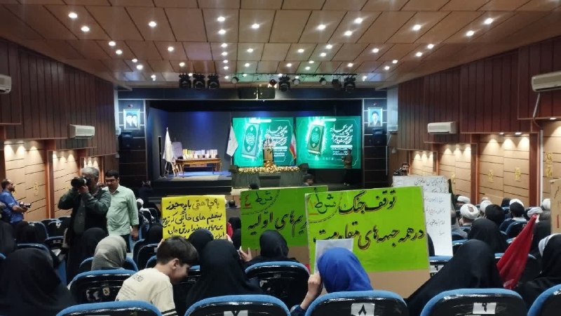 دورهمی یزدیها: اعتراض تعدادی از حاضران در جلسه صحیفه سجادیه با سخنرانی وزیر ارشاد در یزد به عدم اجرای قانون حجاب، مذاکره، فعالیت شبکه ن