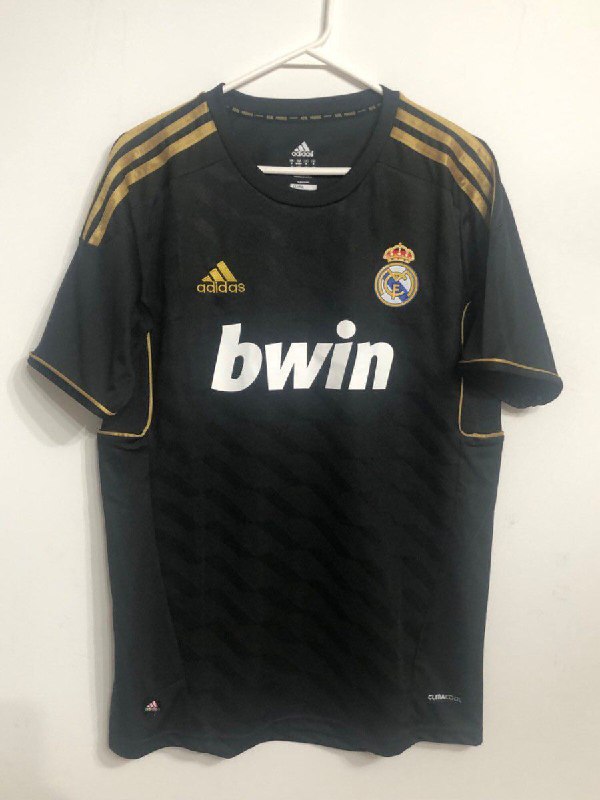 رئال مادرید | Real Madrid C.F: ❓ اولین بازیکنی که با دیدن این کیت به یادش افتادی چهکسی بود؟ 🆔 @RealMadridFans🇪🇸| @RealMadridTweet | #mt