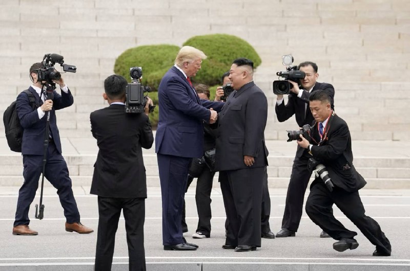 ️🇺🇸🇰🇵 WSJ: נשיא ארה"ב דונלד טראמפ דוחף לפגישה עם מנהיג צפון קוריאה קים ג'ונג און כבר בסתיו הקרוב.