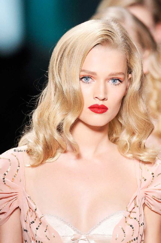 【来自投稿】迪奥2010春夏高定秀，模特们惊艳的妆容