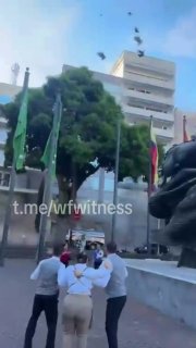 ️🇨🇴 הרגע שבו בניין קורס בפלאזה בוליבר בפריירה, קולומביה