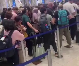 תושבי דובאי עוזבים את המדינה בשל אפשרות להתקפות תגמול מצד איראן על בסיסים אמריקאיים באיחוד האמירויות הערביו…