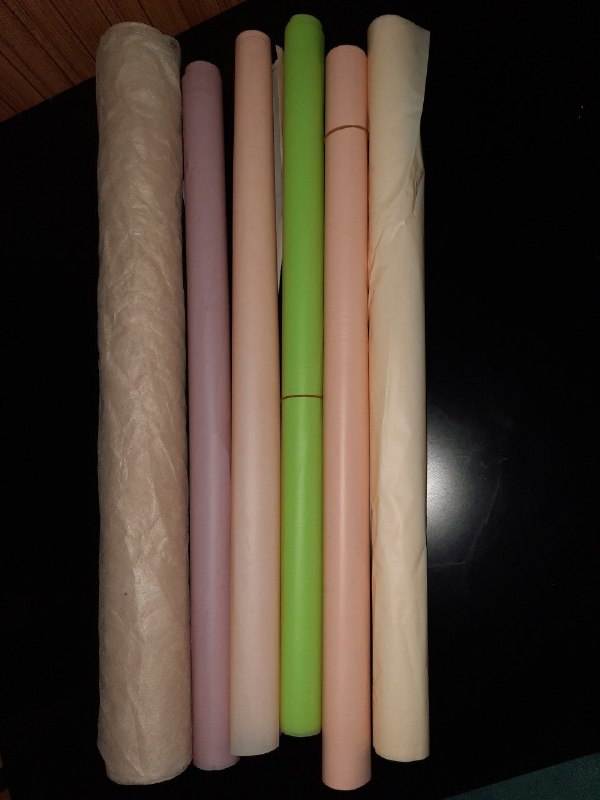 Упаковочная бумага для букетов, творчества и декоративных целей. Всё практически целое