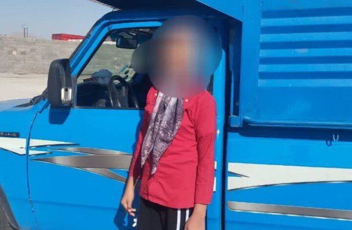 آژانس خبری رکنا | Rokna NEWS Agency: توقیف وانت نیسان با رانندگی دختر ۱۱ ساله در اصفهانرئیس پلیس راه از توقیف یک دستگاه وانت نیسان با رانندگی یک دختر ۱۱ ساله